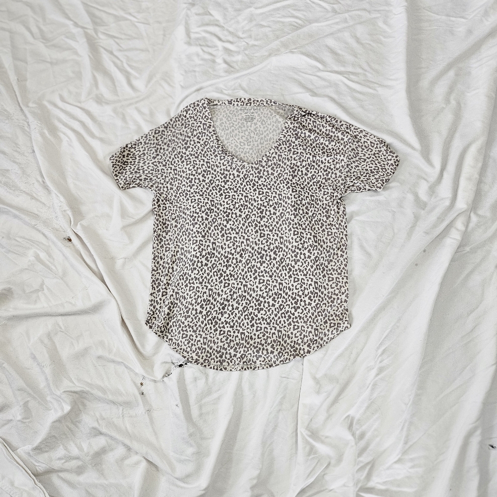 American Eagle Cheeta Print Women's T Shirt Size XS